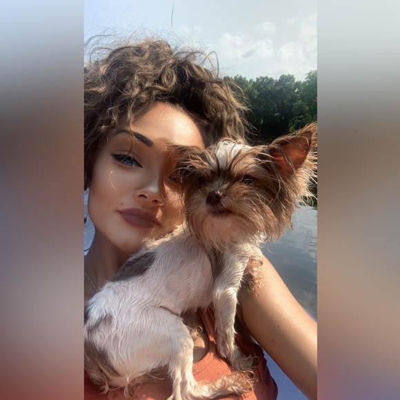 Welcome to my closet! My names D, I have SOO MUCH UNLISTED….And 🖤 trading! - Picture 6 of 12